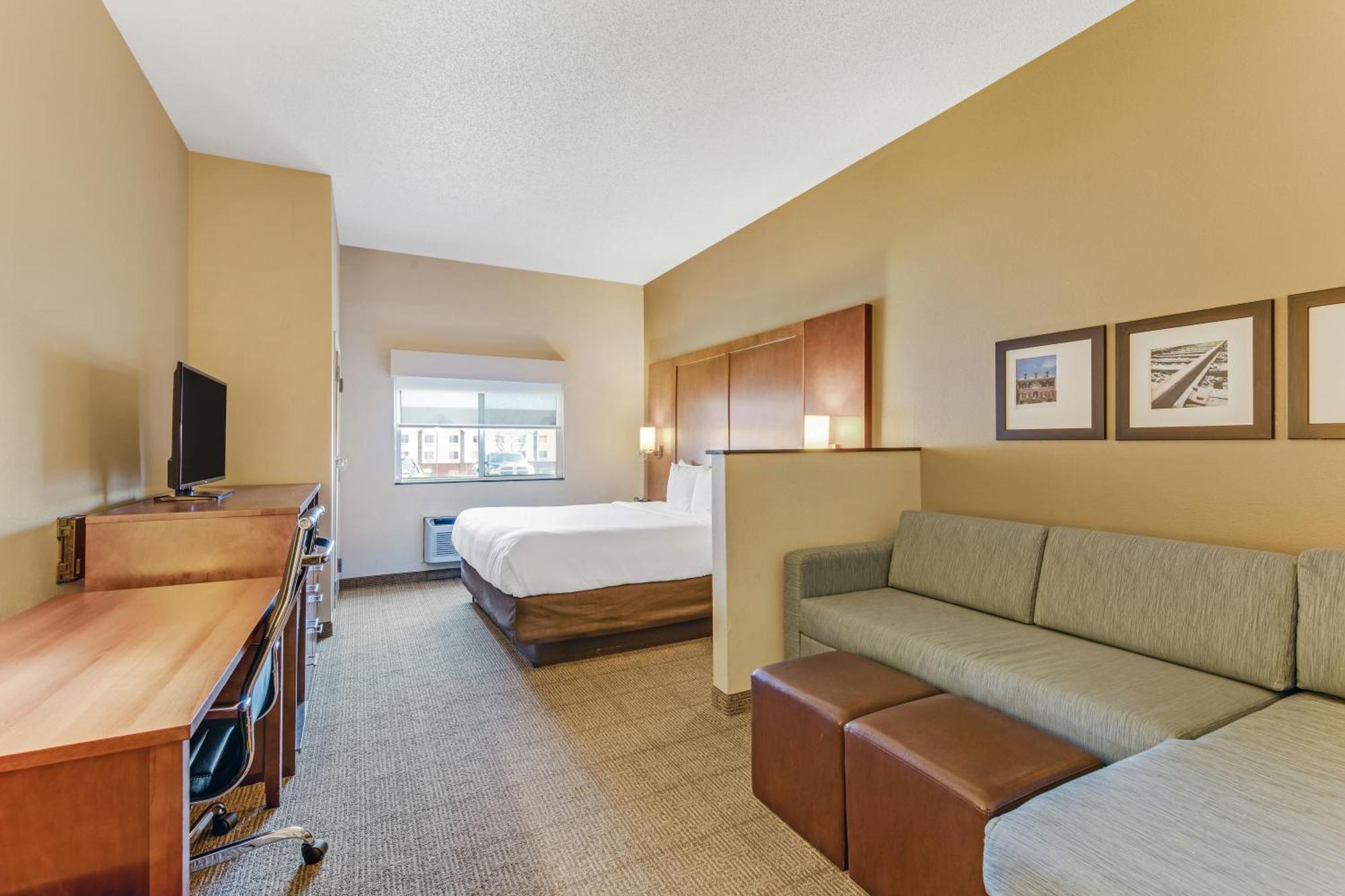 Comfort Suites Huntsville Midcity District At Research Park Exterior photo