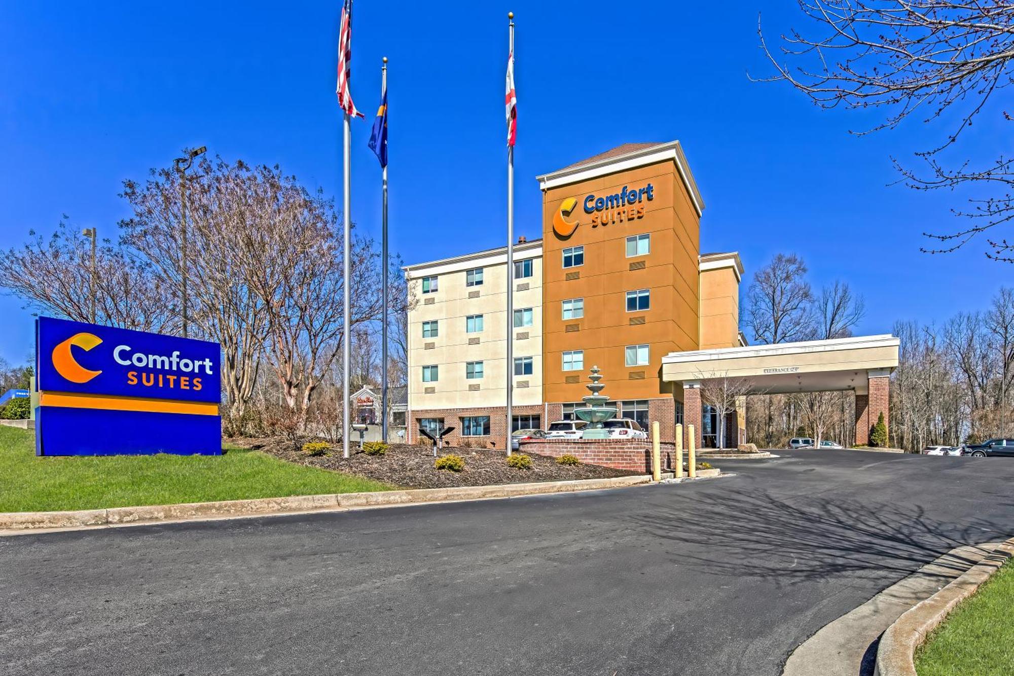 Comfort Suites Huntsville Midcity District At Research Park Exterior photo